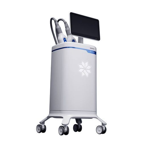 CoolSculpting Elite device with display and treatment applicators.